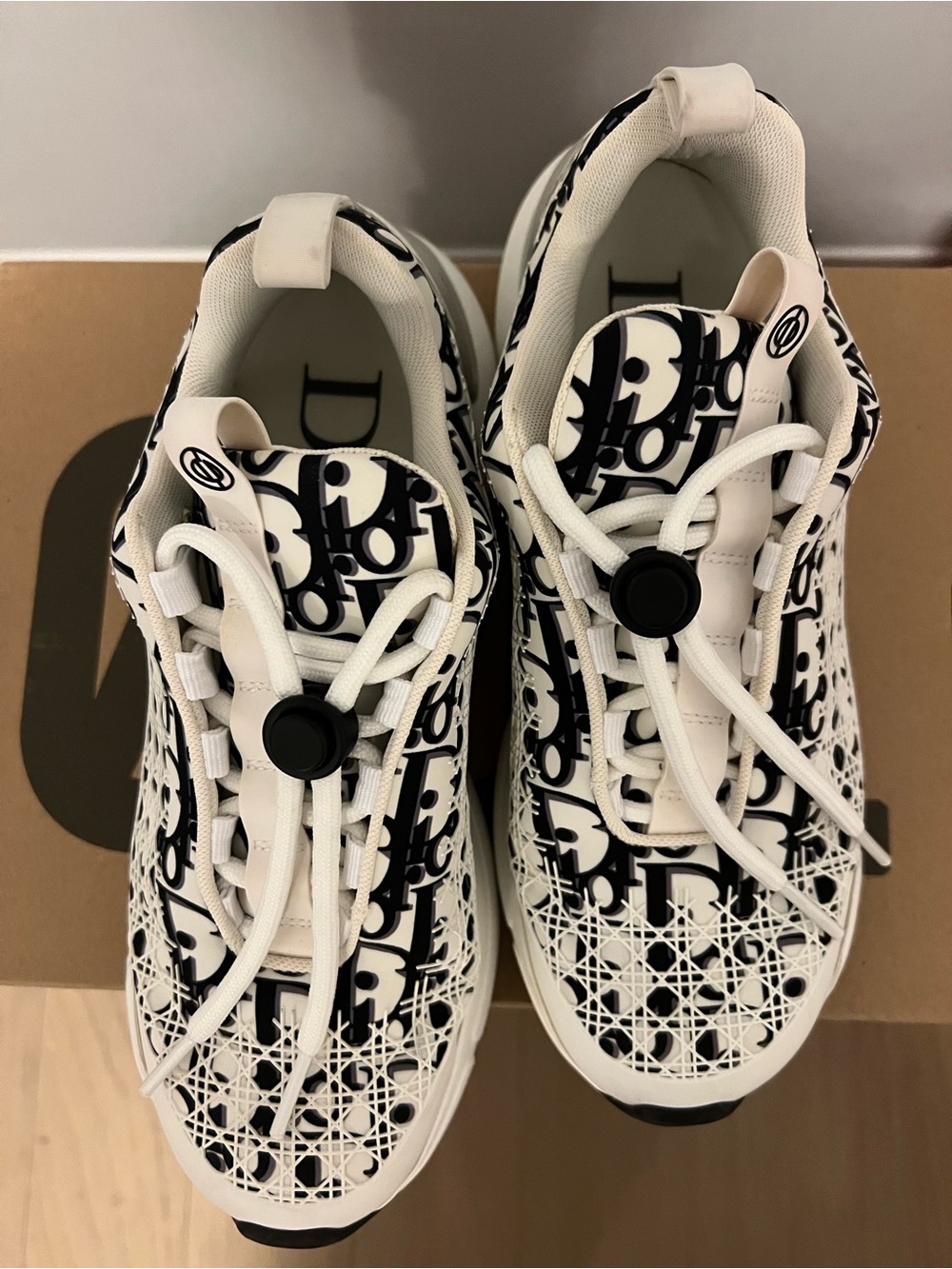 Dior White and Black Oblique Mesh Sneakers - Picture 6 of 7